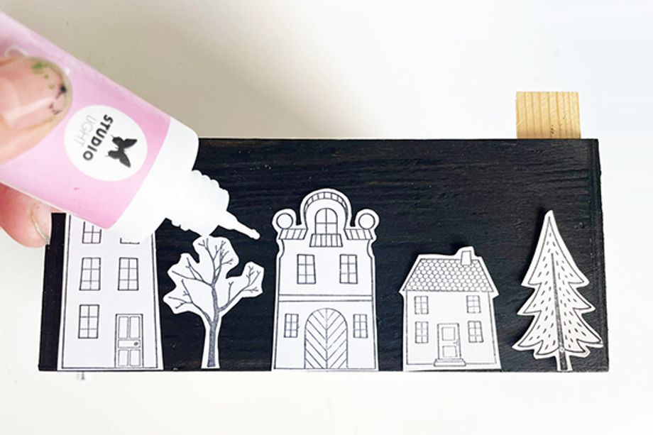 Dřevěná krabička s domečky