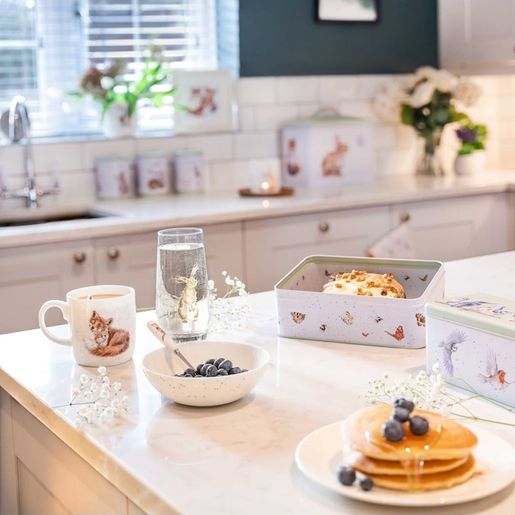 Obdélníková plechová dóza Wrendale Designs "The Country Set" - Včelka