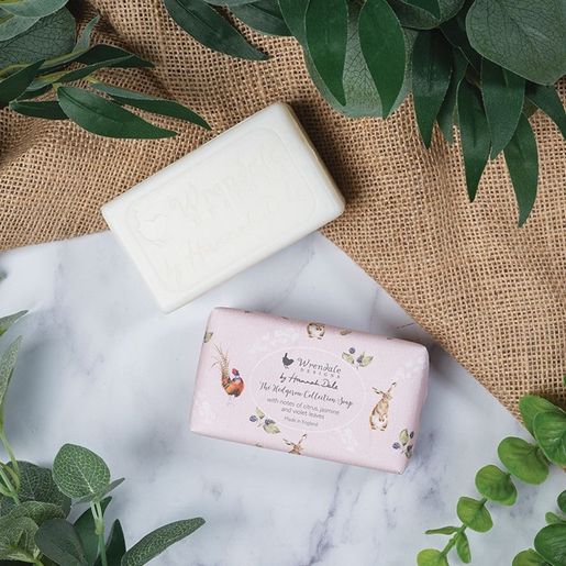 Mýdlo Wrendale Designs "Hedgerow" - Citrusy, jasmín, lístky fialky