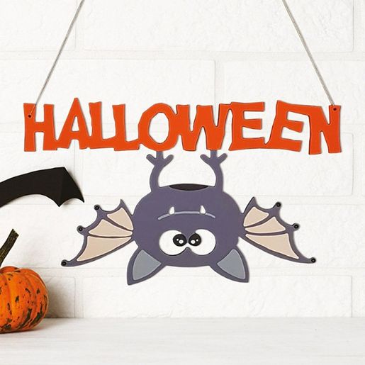 Dřevěný výřez k dekoraci Gomille, závěsný, 36x23 cm - Nápis Halloween, s netopýrem