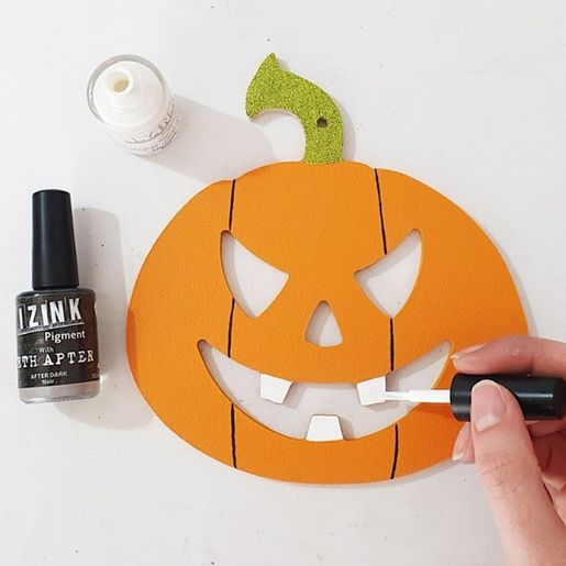 Dřevěný výřez k dekoraci Gomille, závěsný, 13x11 cm - Strašidelná dýně