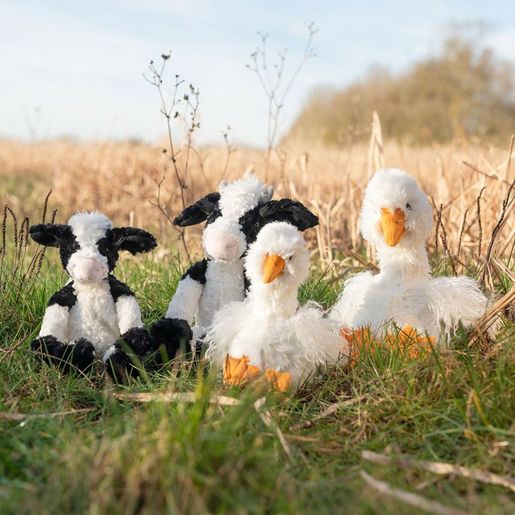 Plyšová hračka Wrendale Designs "Holstein Cow Mathilda" - Holštýnská kráva, mládě