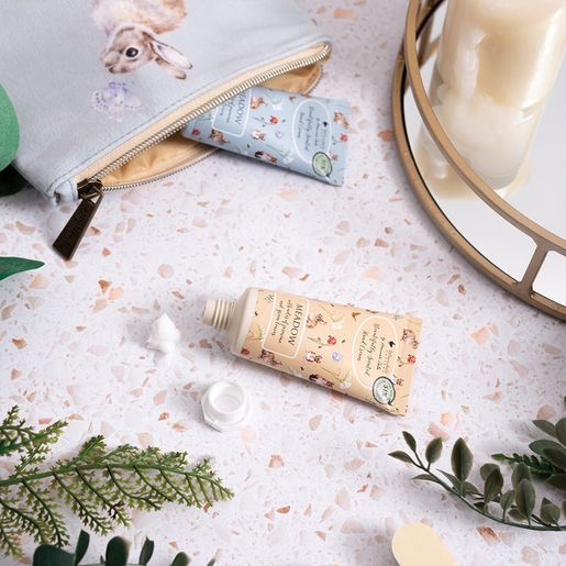Dárková sada krémů na ruce Wrendale Designs "Meadow", 2 ks - Jasmín, zelené lístky