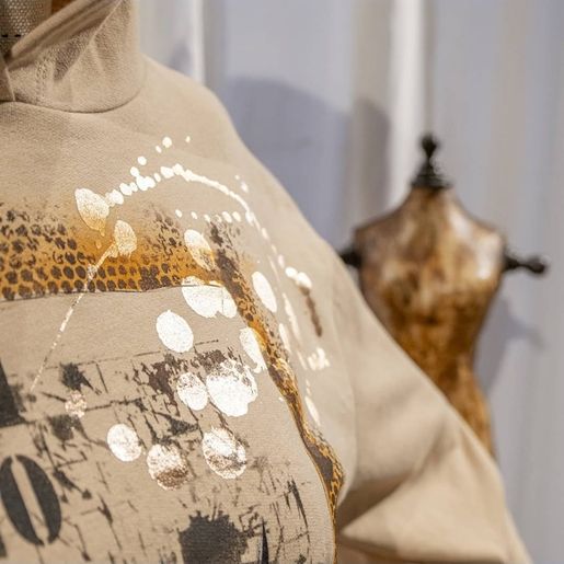 Nažehlovací nálepka Cadence, 21x30 cm, zlatá - Cákance