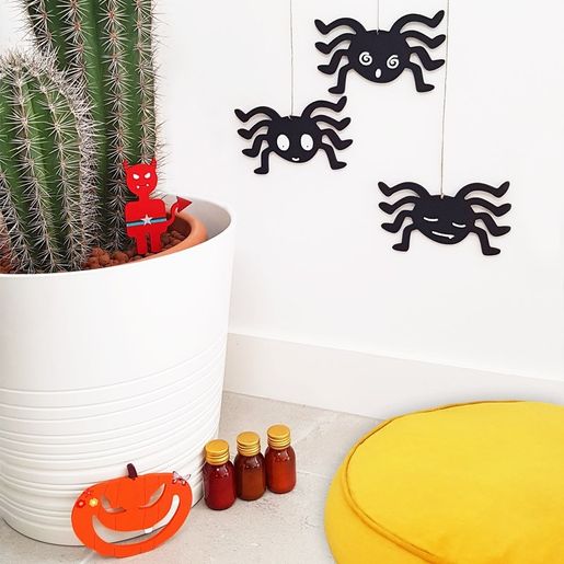 Dřevěný výřez k dekoraci Gomille, 8x12 cm - Čertík