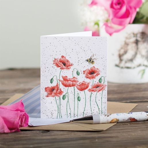 Dárková kartička Wrendale Designs "Poppies and Bee" - Čmelák a vlčí máky