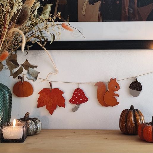 Dřevěný výřez k dekoraci Gomille, závěsný, 7x8 cm - Dýně