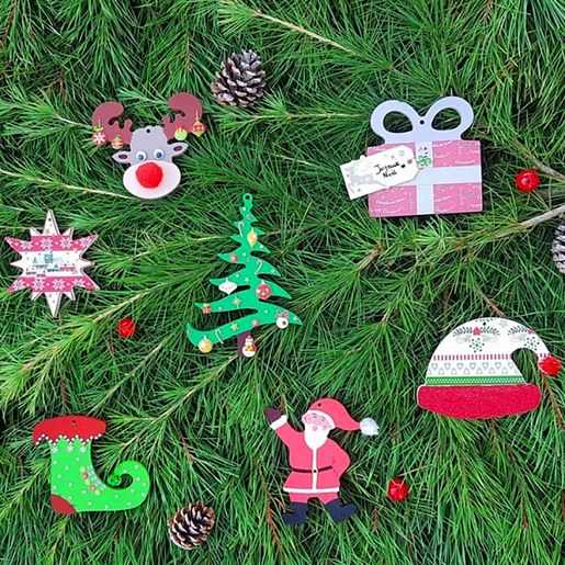 Dřevěný výřez k dekoraci Gomille, závěsný, 10 cm - Dárek