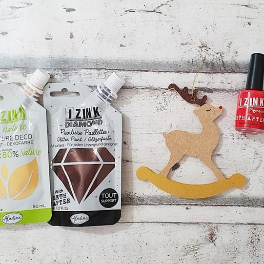 Dřevěný výřez k dekoraci Gomille, závěsný, 14x14 cm - Houpací jelen