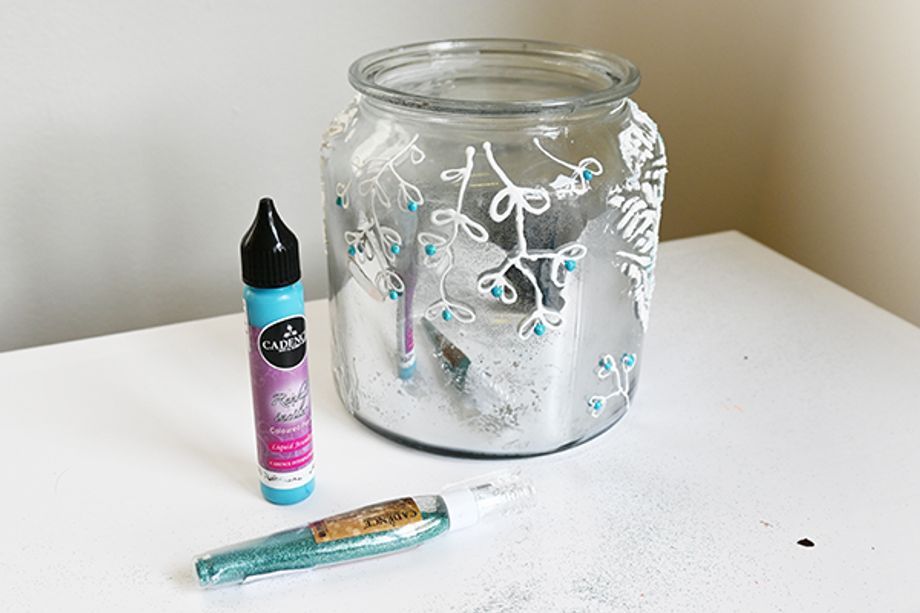 Lucerna nebo dóza na perníčky