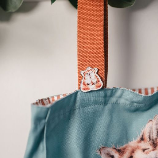 Kovová brož Wrendale Designs "Contentment" - Lišky