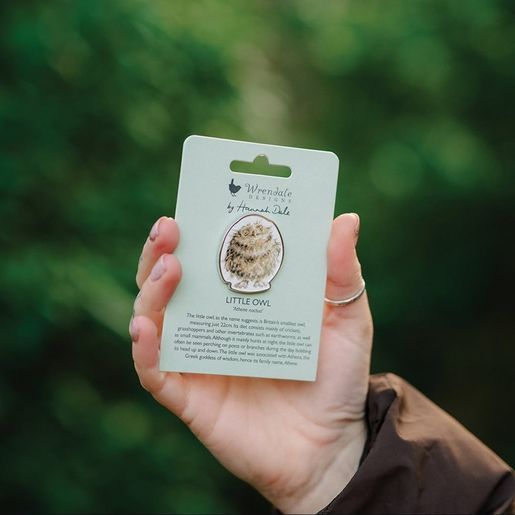 Kovová brož Wrendale Designs "Round Owl" - Sova