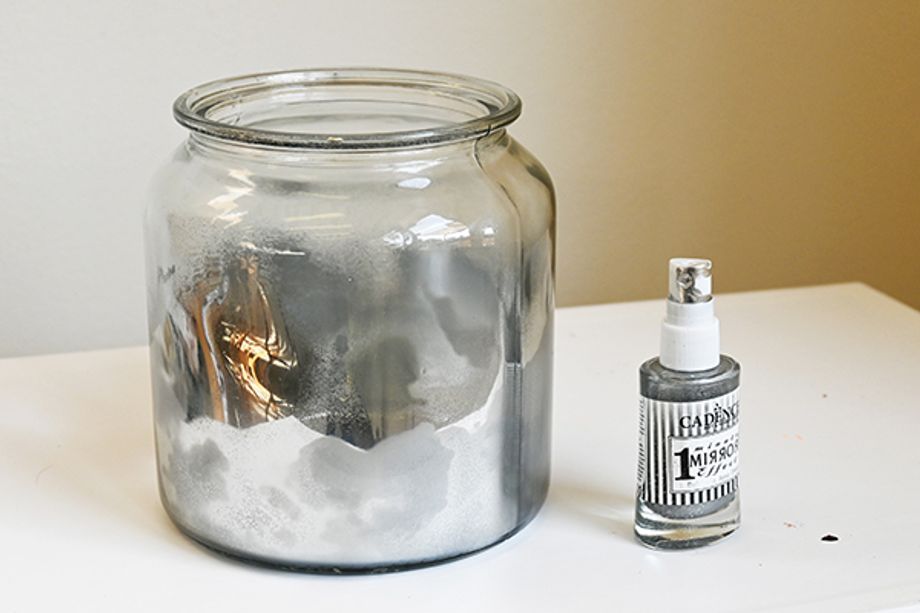 Lucerna nebo dóza na perníčky