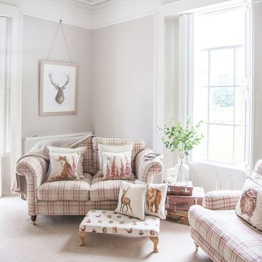 Polštář Wrendale Designs "Piggy in the Middle", 40x40 cm - Morče a králík