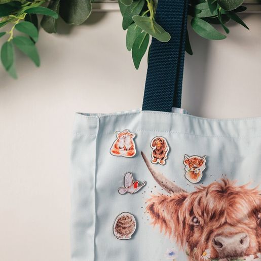 Kovová brož Wrendale Designs "Daisy Coo" - Kráva