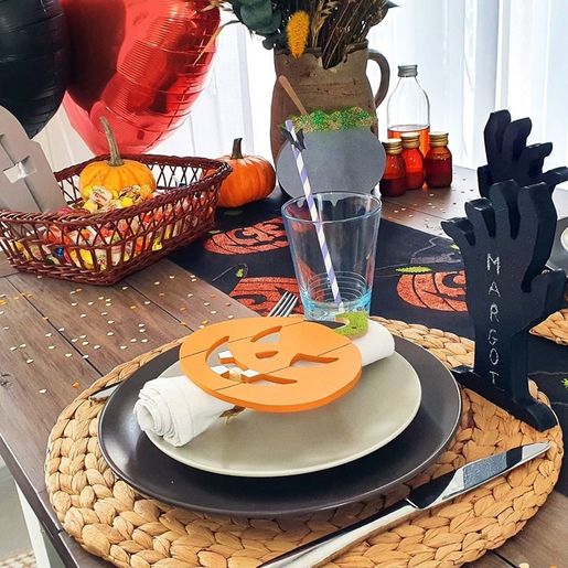 Dřevěný výřez k dekoraci Gomille, závěsný, 13x11 cm - Strašidelná dýně