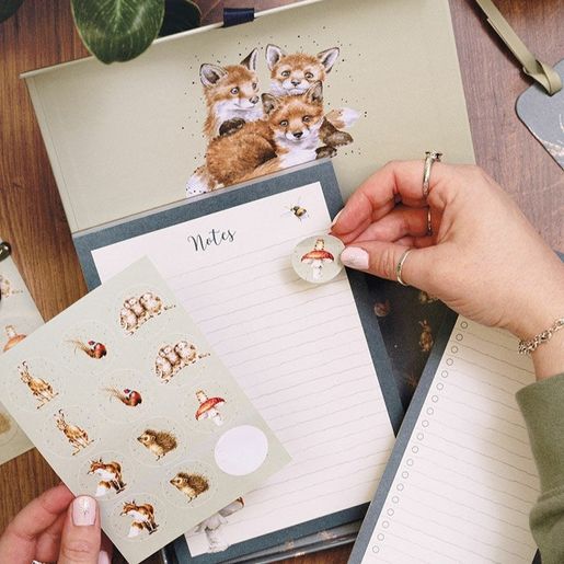 Luxusní dárková sada pro milovníky papíru Wrendale Designs - Lesní zvířata