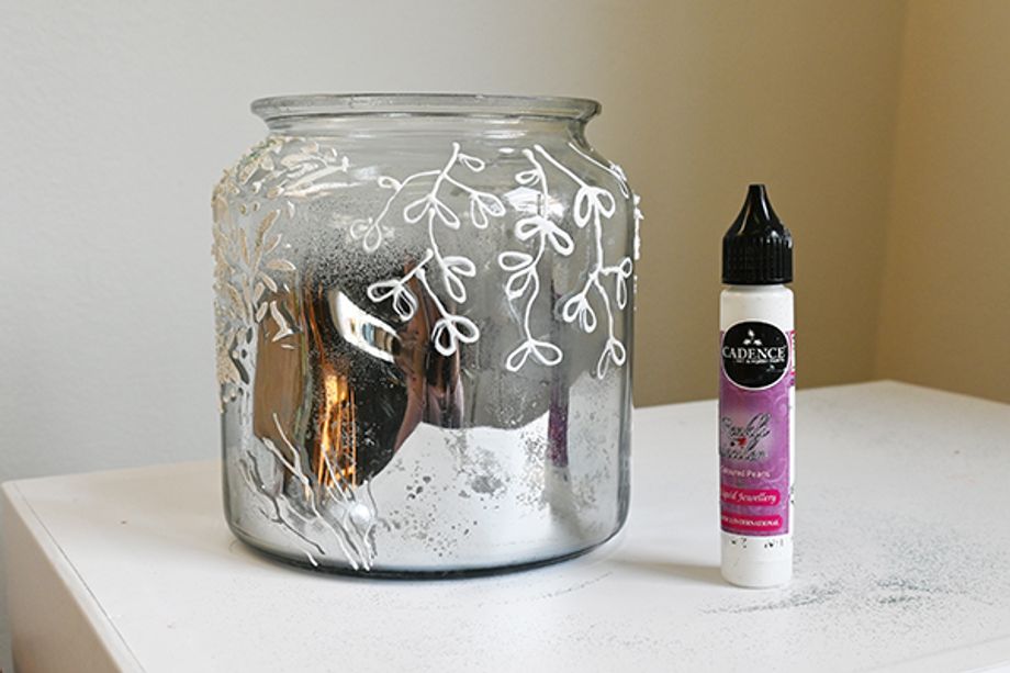 Lucerna nebo dóza na perníčky