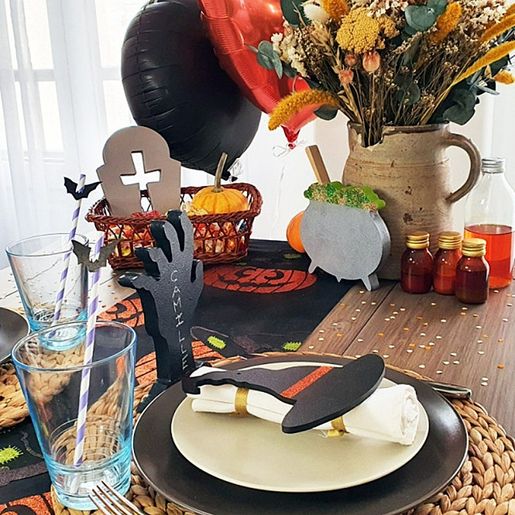 Dřevěný výřez k dekoraci Gomille, závěsný, 17x15 cm - Čarodějnický klobouk