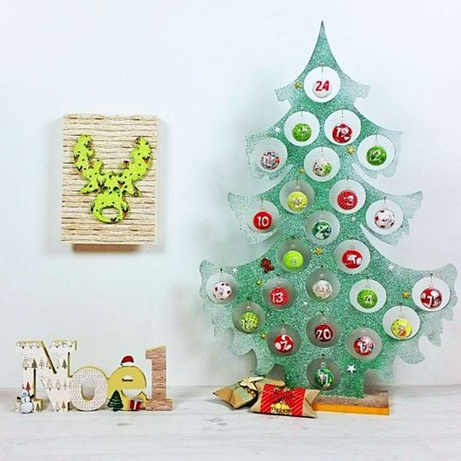 Dřevěný výřez k dekoraci Gomille, závěsný, 15 cm - Sob, velký