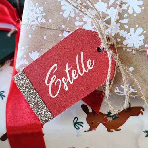 Dřevěný výřez k dekoraci Gomille, závěsný, 4x7 cm - Visačka, malá