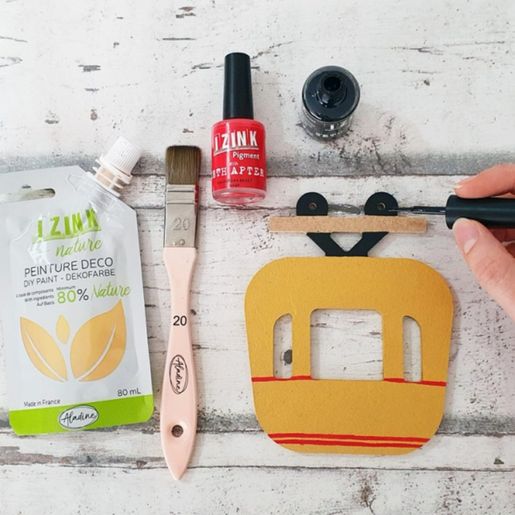 Dřevěný výřez k dekoraci Gomille, závěsný, 10x13 cm - Kabina lanovky