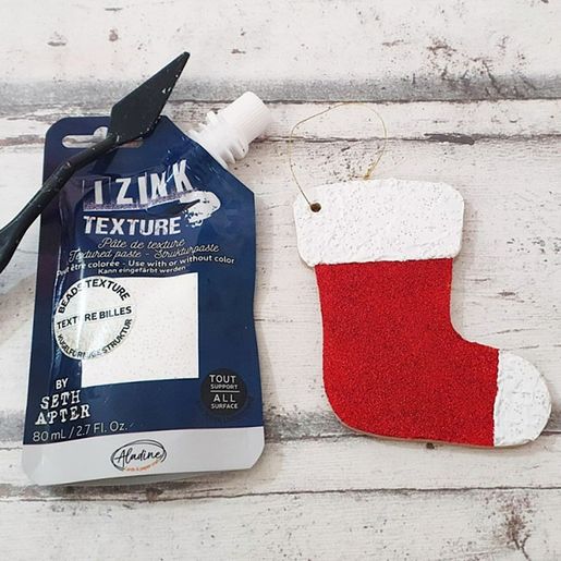 Dřevěný výřez k dekoraci Gomille, závěsný, 9x10 cm - Vánoční punčocha